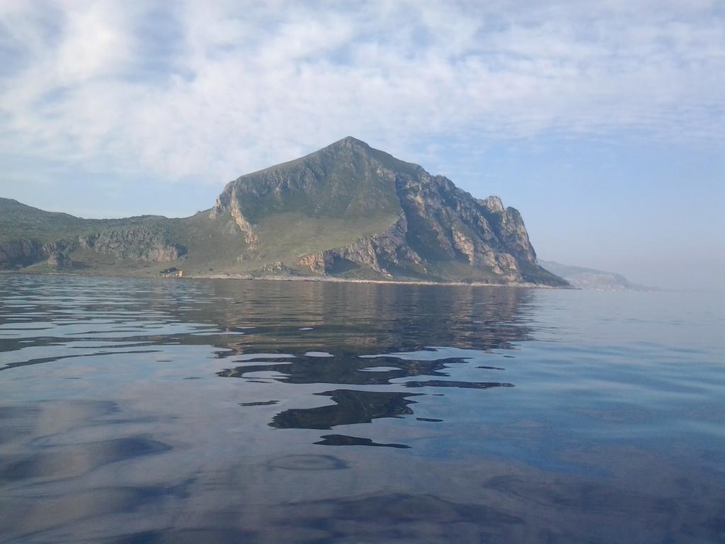 Casa Vacanza Tra Cielo E Mare Custonaci Exterior foto